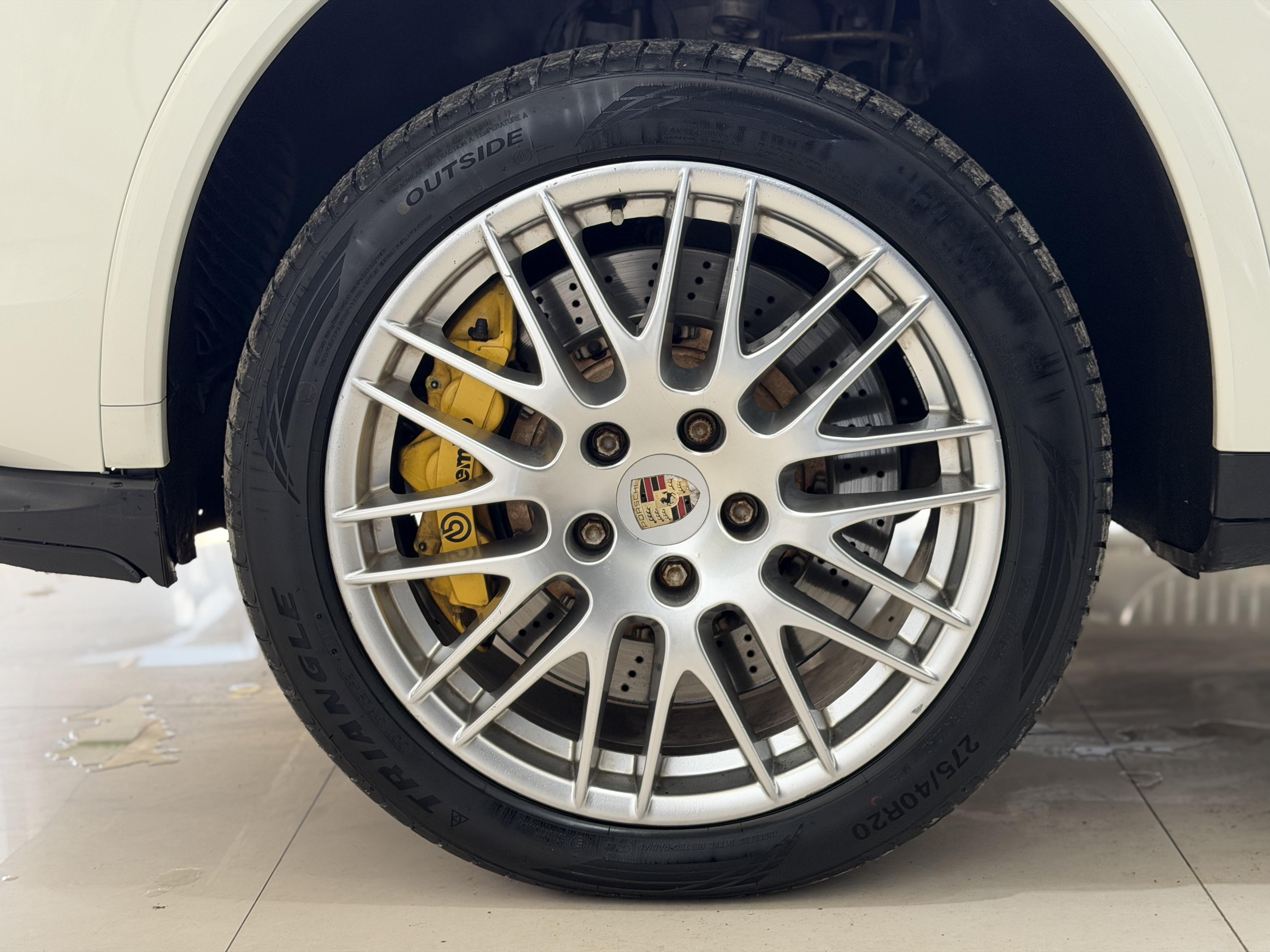 Porsche Cayenne 2012 thumb 5