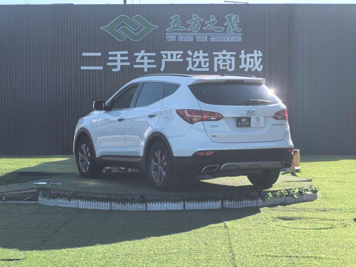 Hyundai Santa Fe 2014 thumb 3