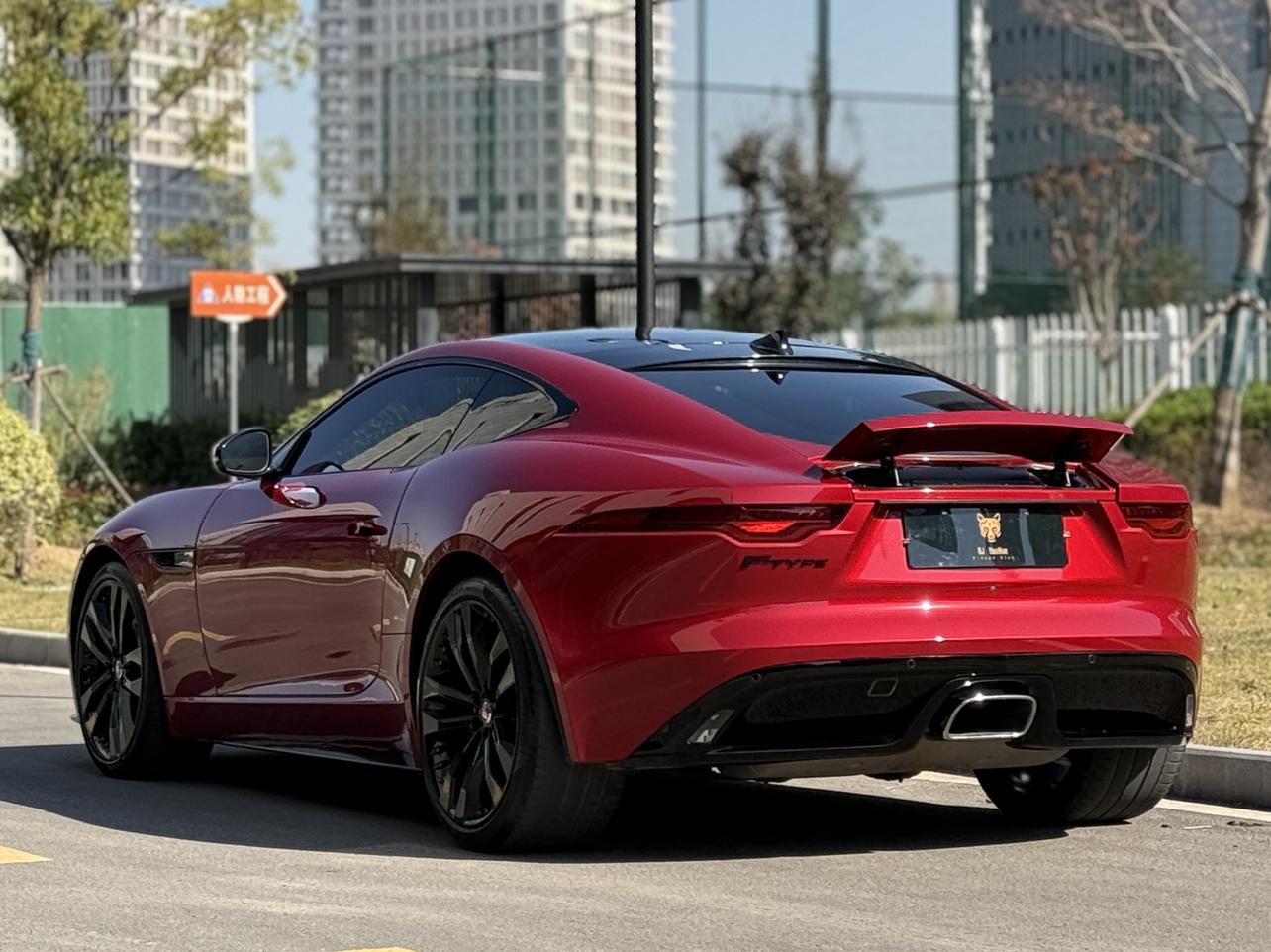 Jaguar F-Type 2023 thumb 2