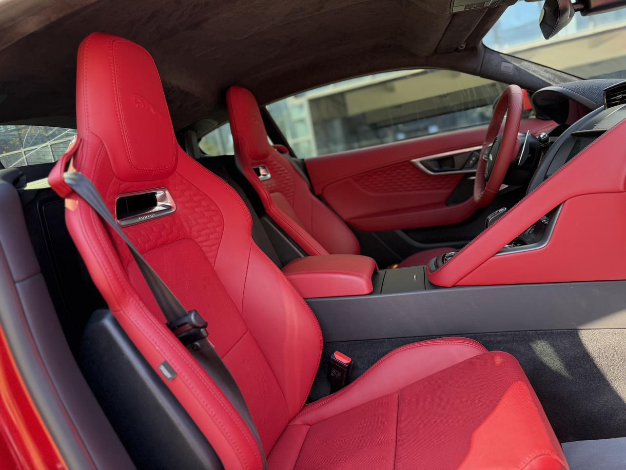 Jaguar F-Type 2023 thumb 12