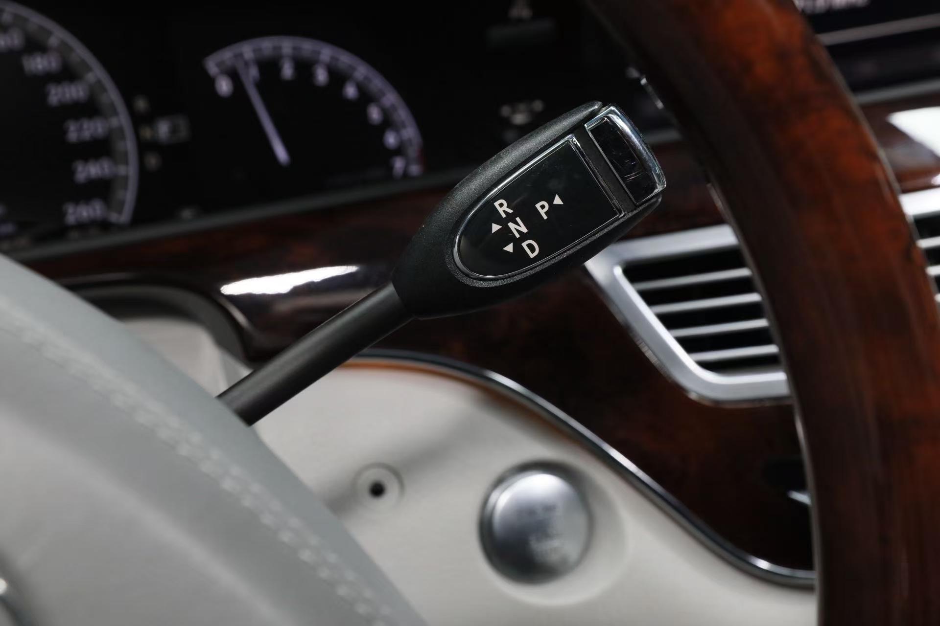 Mercedes-Benz S-Class 2010 thumb 6