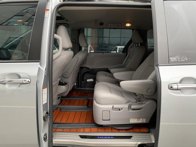 Toyota Sienna 2019 thumb 8