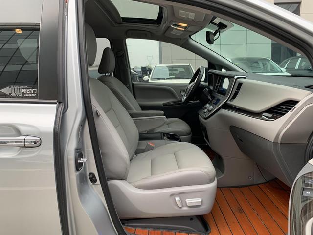 Toyota Sienna 2019 thumb 9