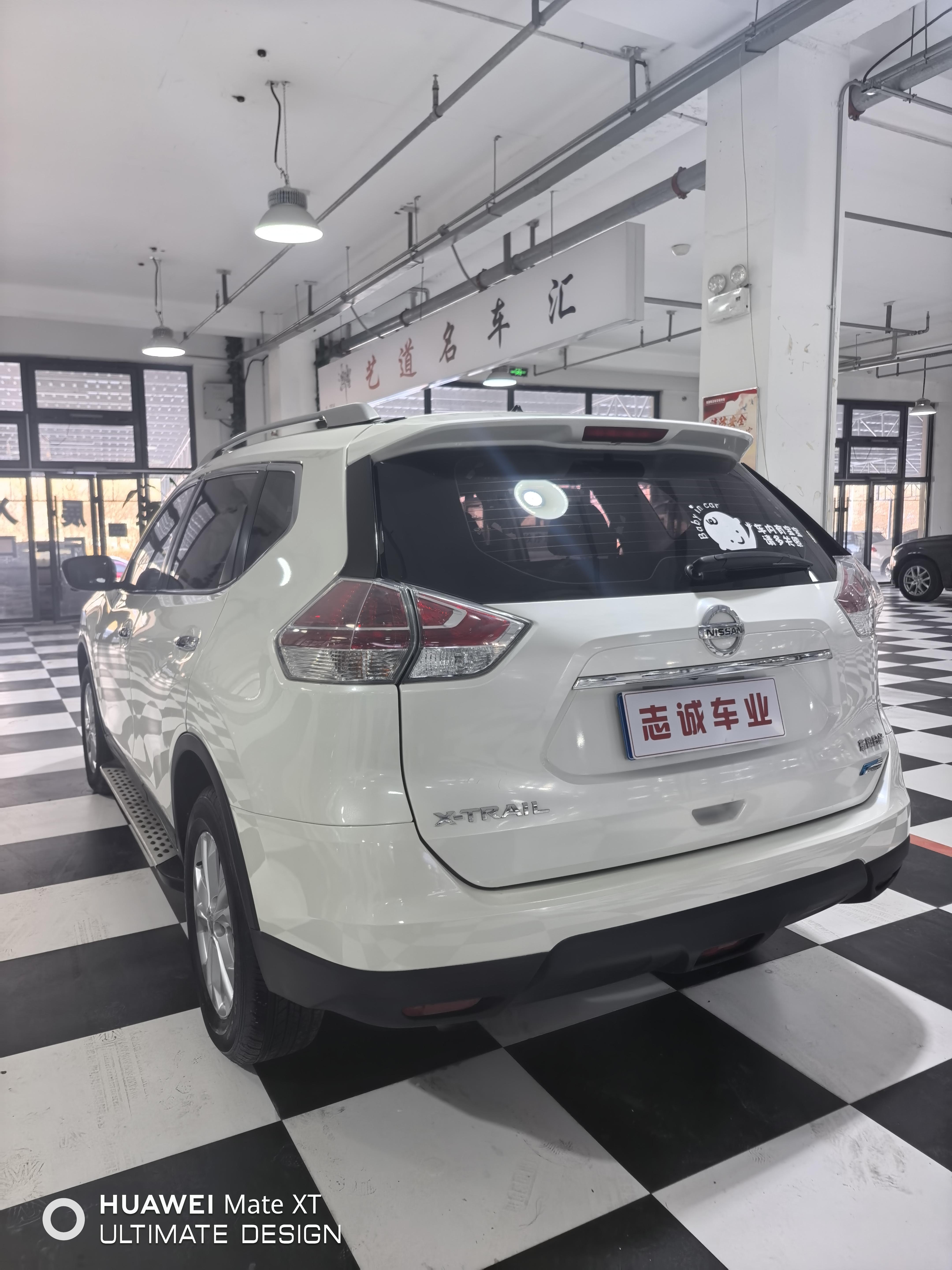 Nissan X-Trail 2017 thumb 2