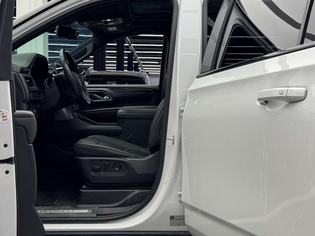 Chevrolet Suburban 2022 thumb 3