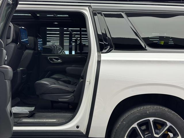 Chevrolet Suburban 2022 thumb 4