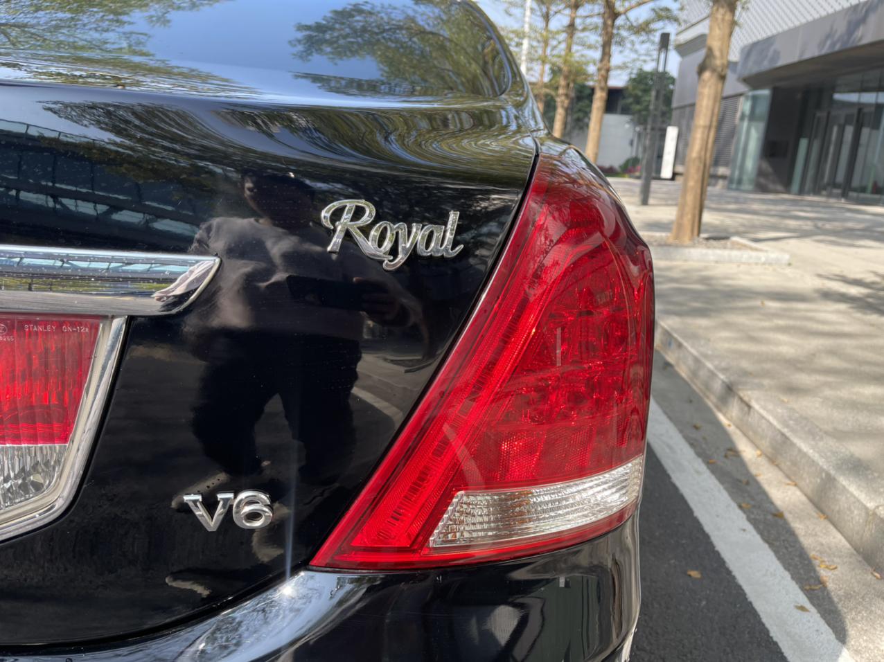 Toyota Crown 2010 thumb 8