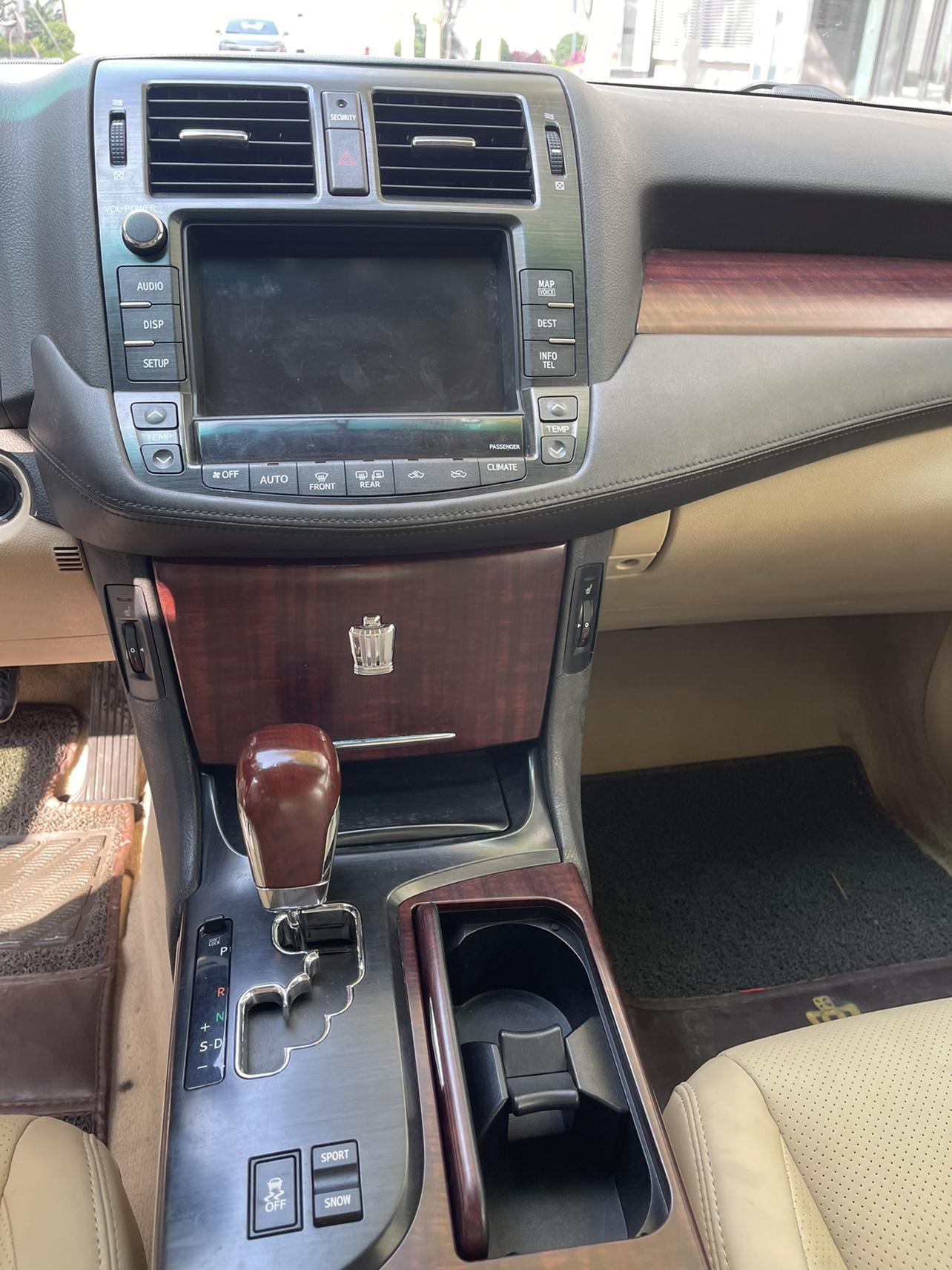 Toyota Crown 2010 thumb 12