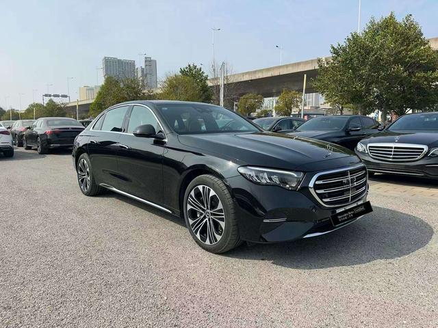 Mercedes-Benz E-Class 2024 thumb 4