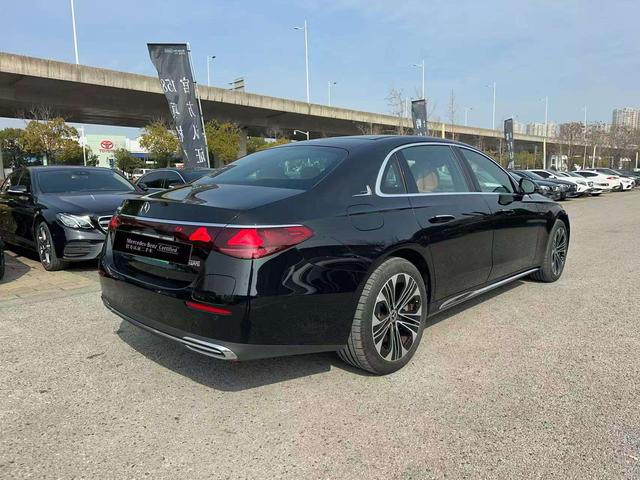 Mercedes-Benz E-Class 2024 thumb 6