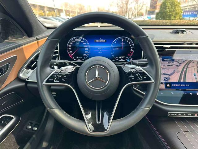 Mercedes-Benz E-Class 2024 thumb 7