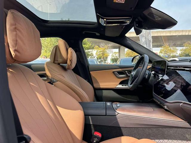 Mercedes-Benz E-Class 2024 thumb 11