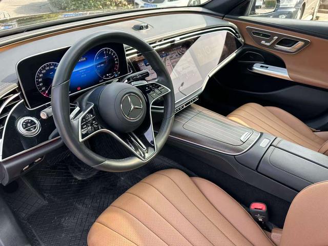 Mercedes-Benz E-Class 2024 thumb 12