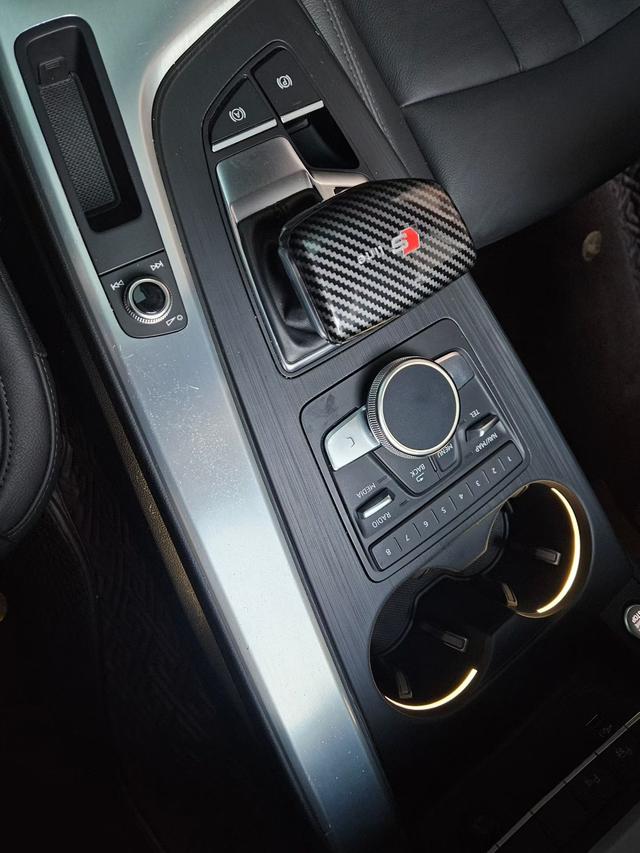 Audi A4 2019 thumb 3