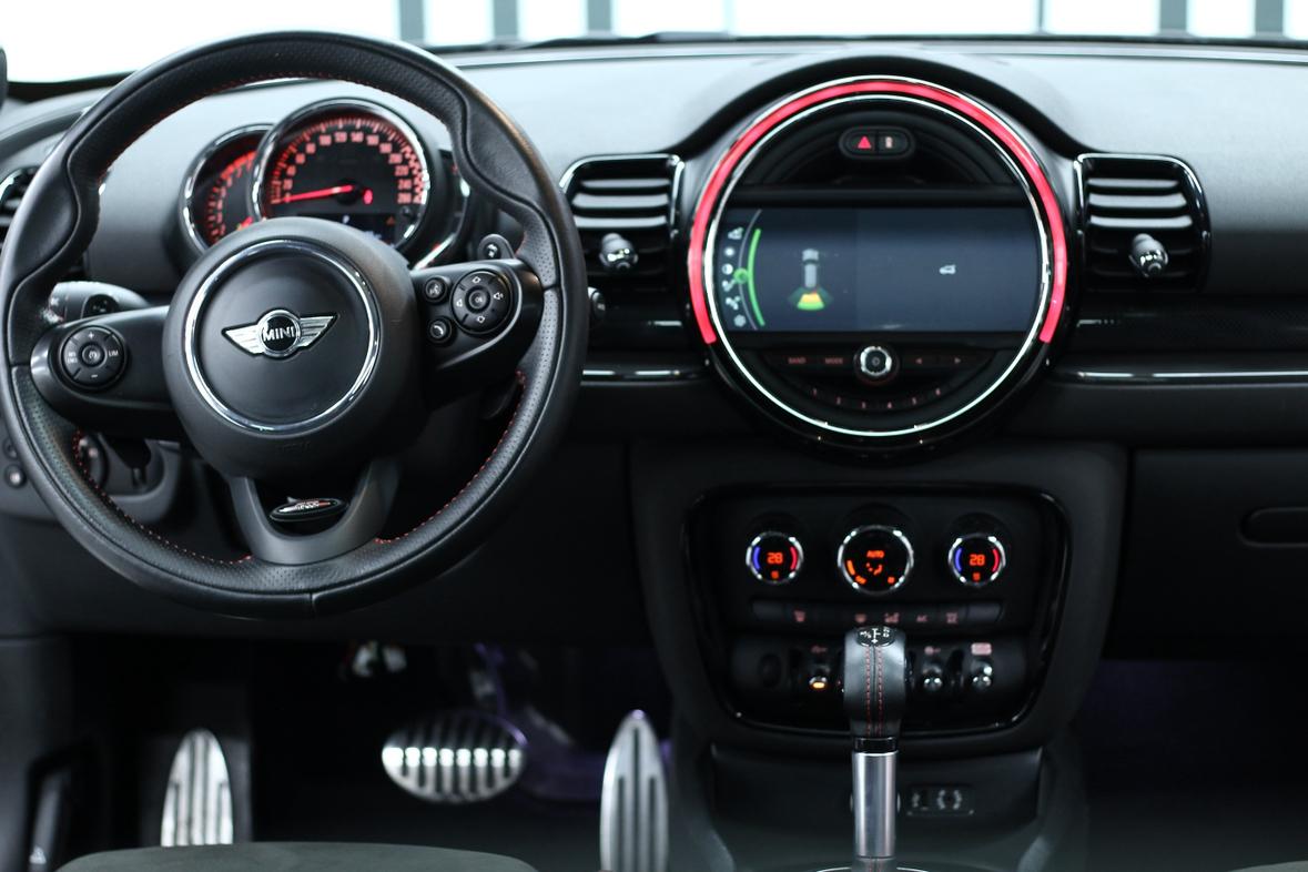 Mini Clubman 2018 thumb 11