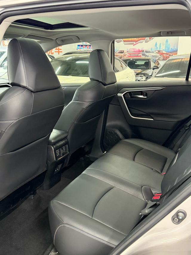 Toyota RAV4 2021 thumb 4