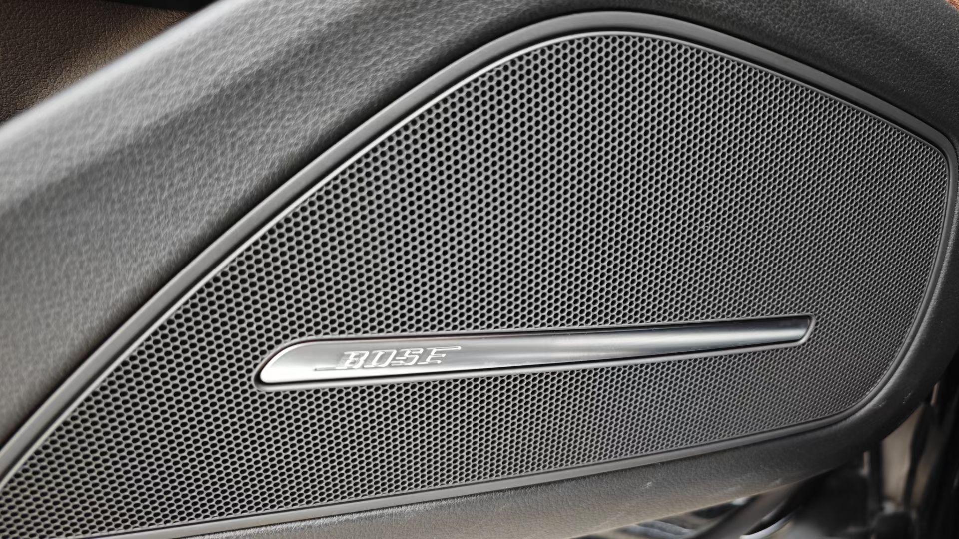 Audi A8 2012 thumb 4