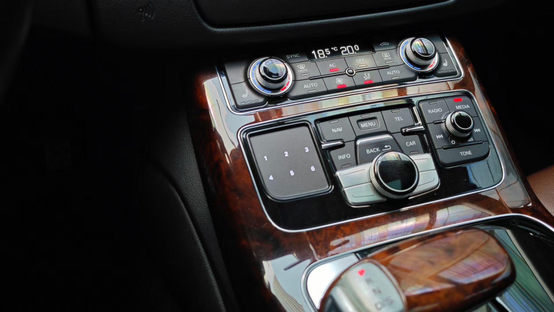 Audi A8 2012 thumb 12