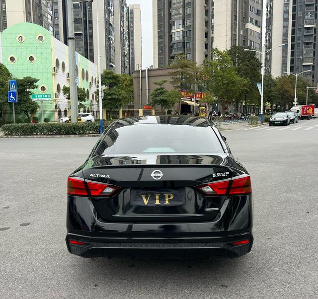 Nissan Altima 2021 thumb 2
