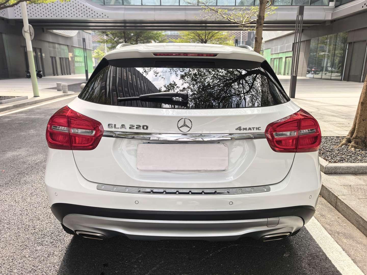 Mercedes-Benz GLA 2017 thumb 3