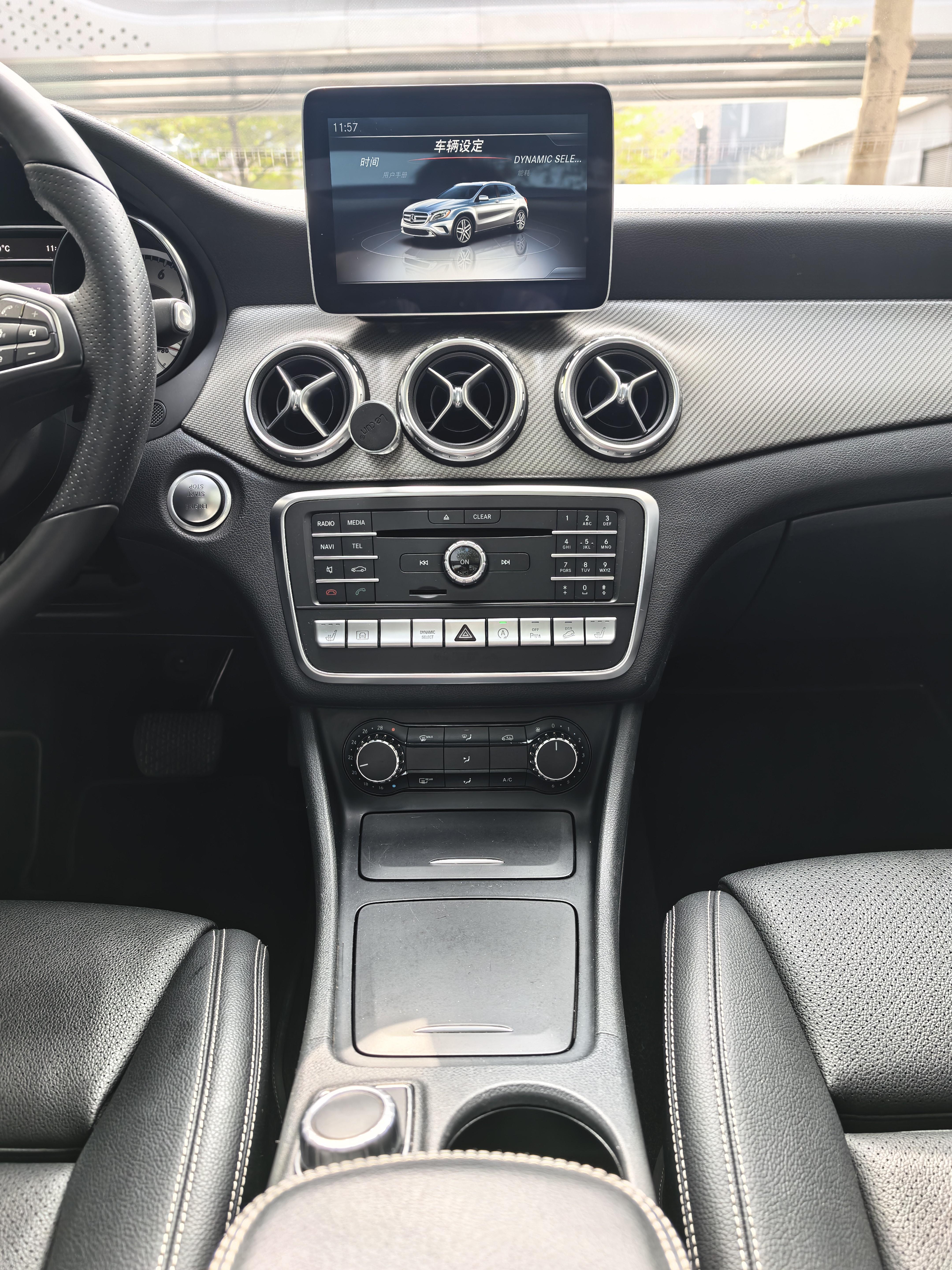 Mercedes-Benz GLA 2017 thumb 8