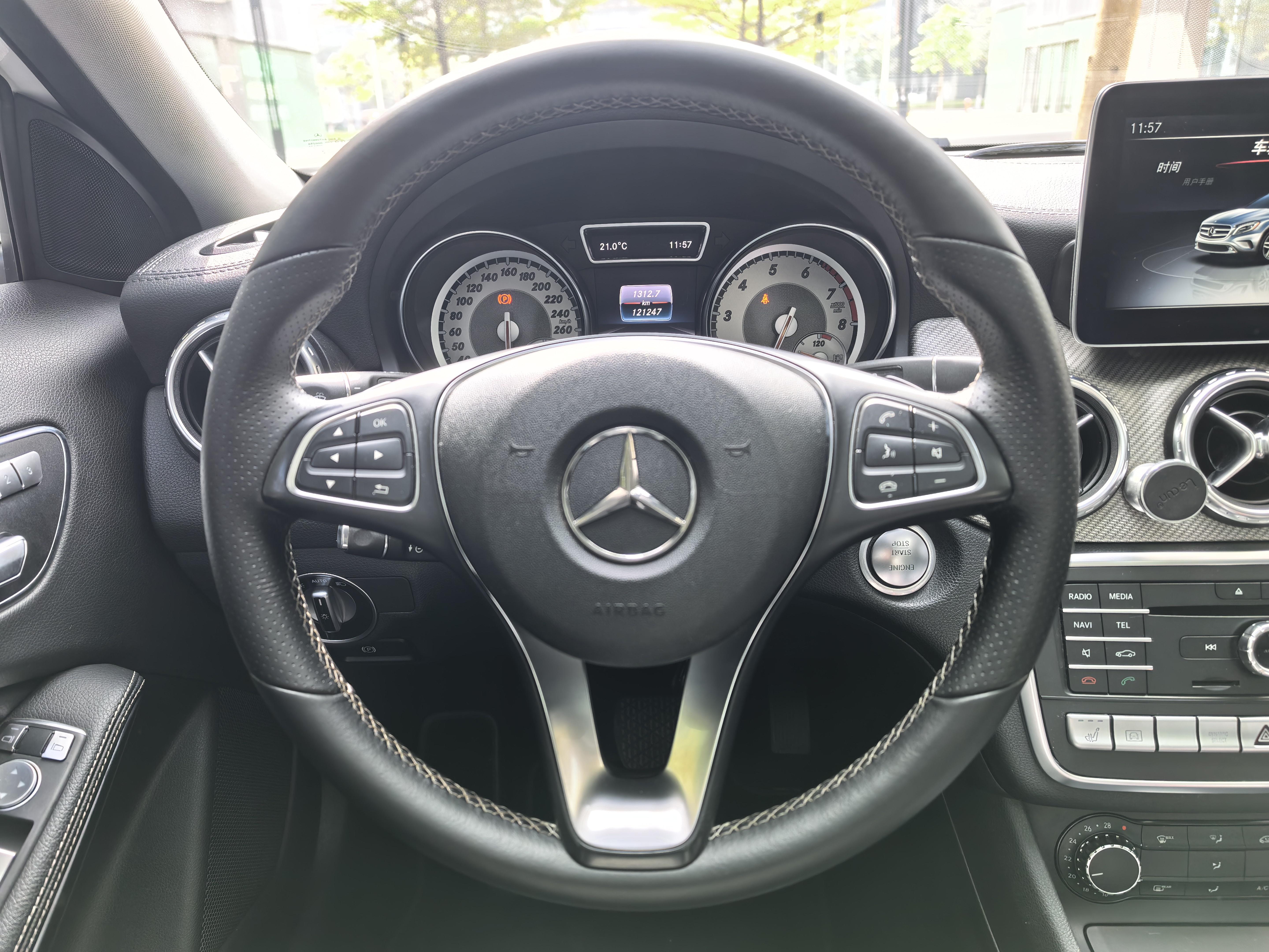 Mercedes-Benz GLA 2017 thumb 9
