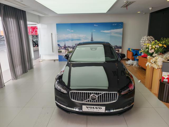 Volvo S90 2025 thumb 3