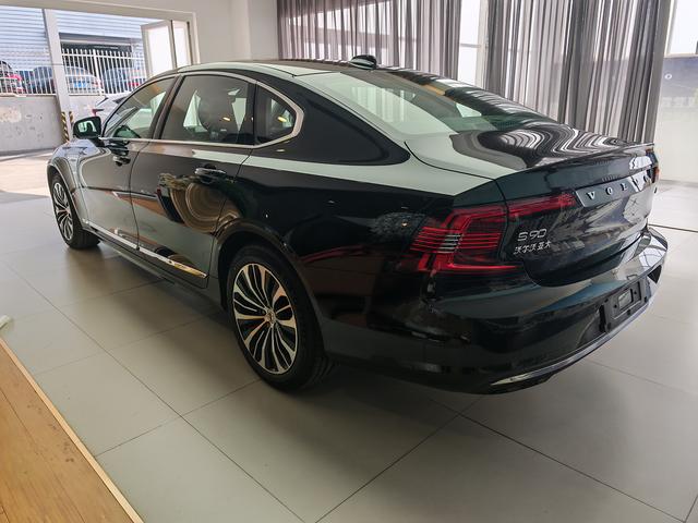 Volvo S90 2025 thumb 10
