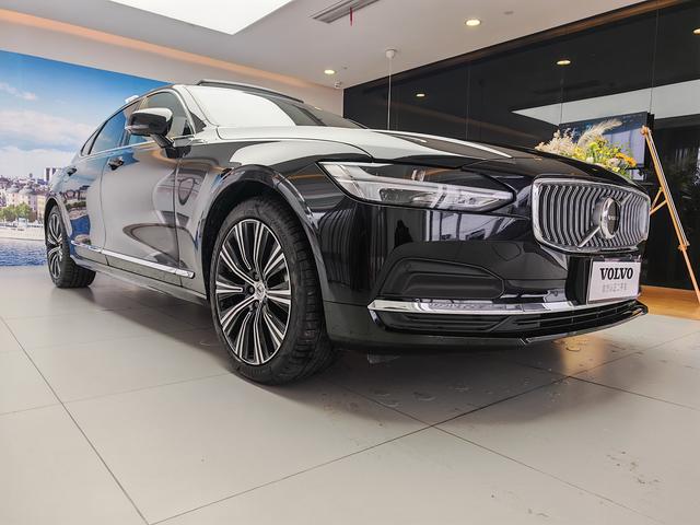 Volvo S90 2025 thumb 4