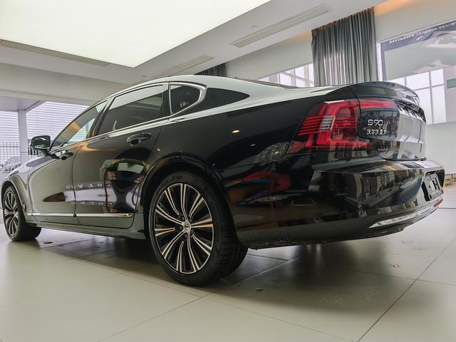 Volvo S90 2025 thumb 12