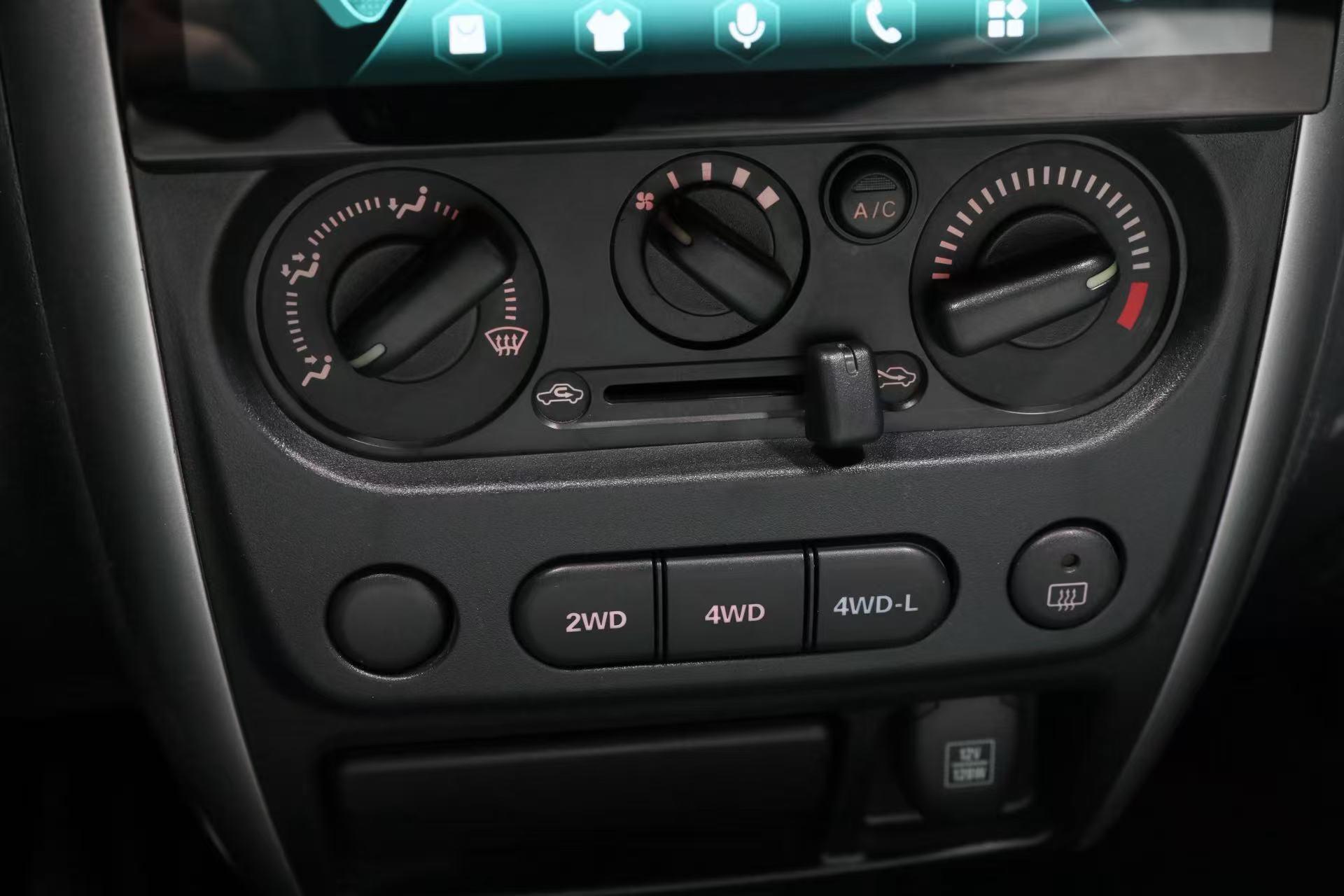 Suzuki Jimny 2012 thumb 7