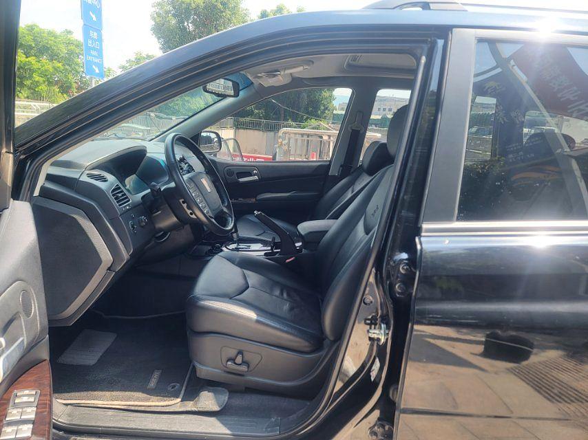 Roewe W5 2012 thumb 10