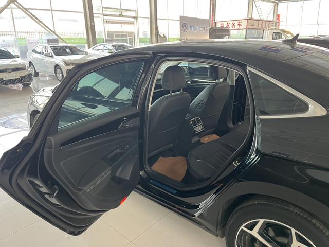 Volkswagen Passat 2023 thumb 3