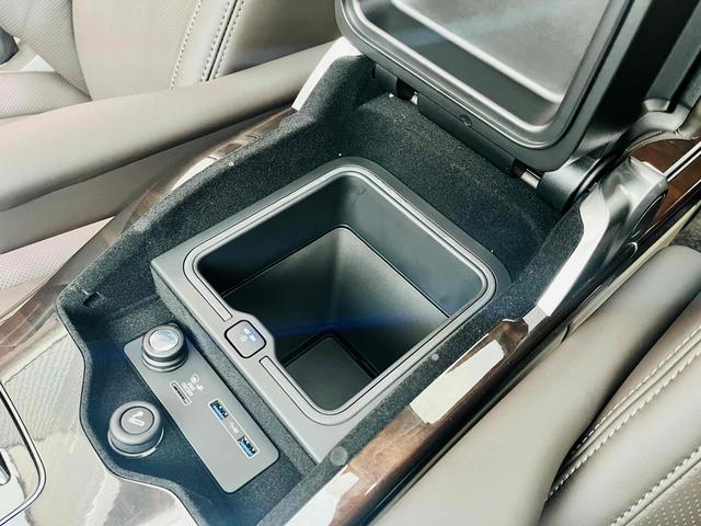 Land Rover Range Rover 2021 thumb 6