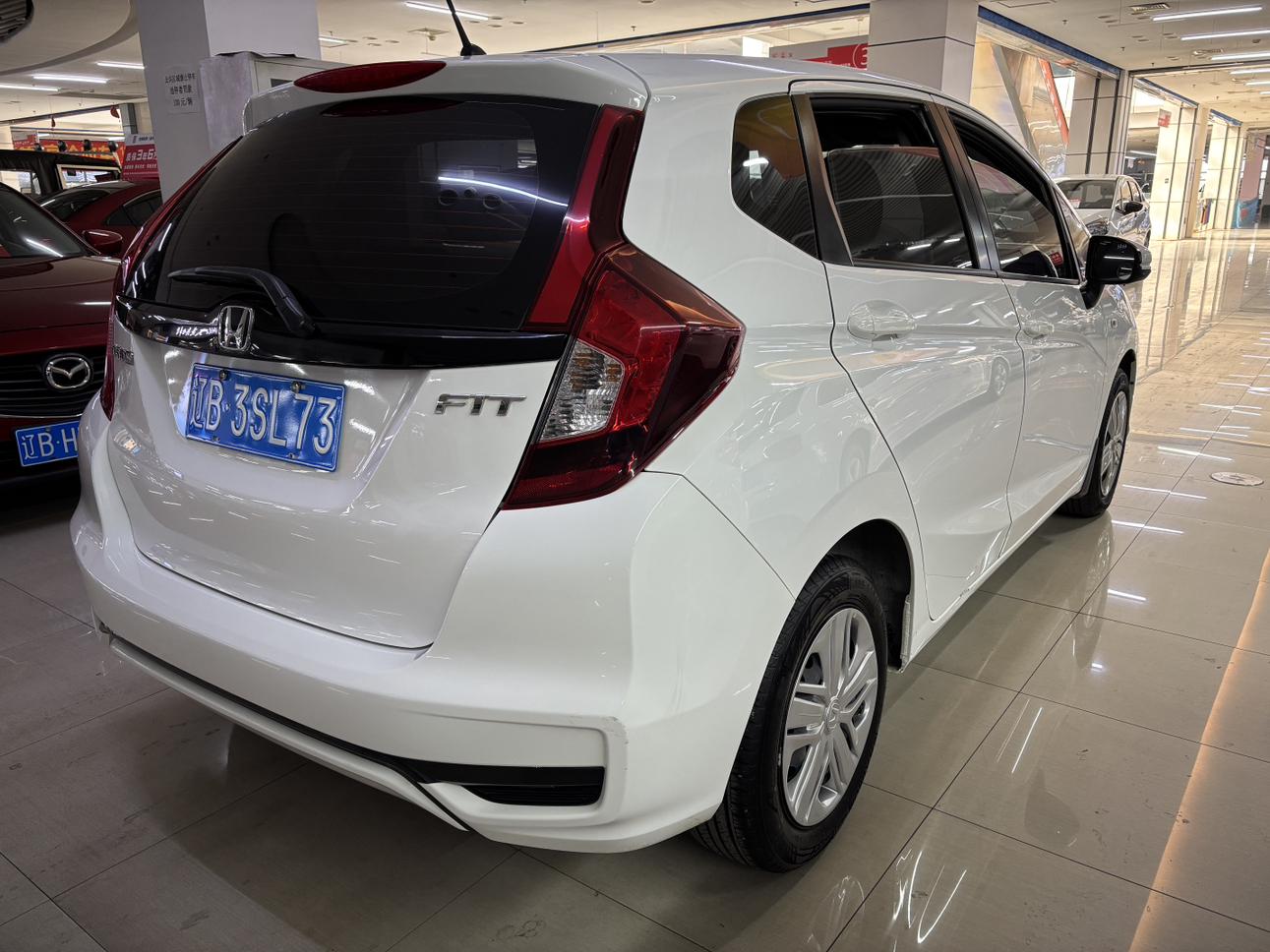 Honda Fit Shuttle 2019 thumb 4