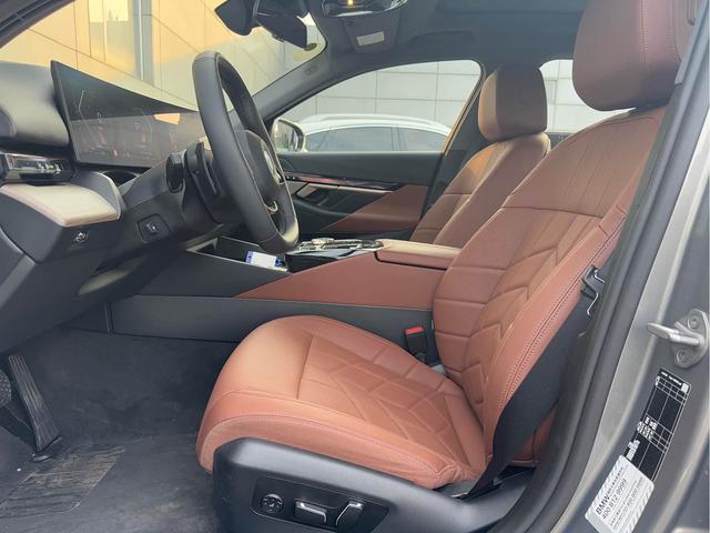 BMW 5 серии 2024 thumb 3