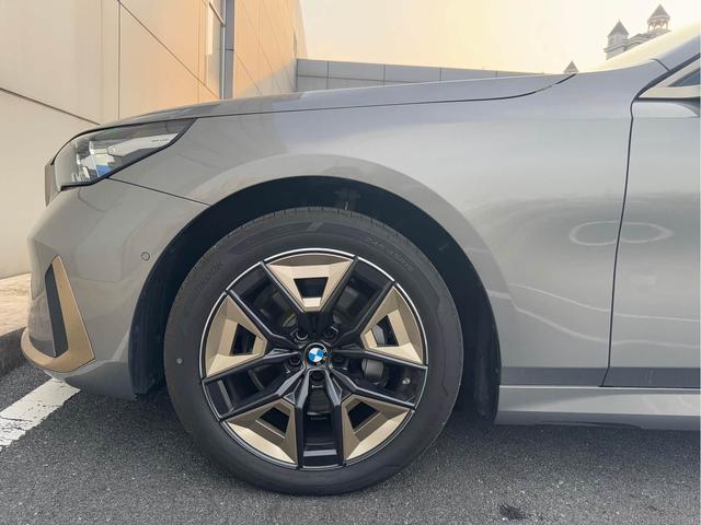 BMW 5 серии 2024 thumb 5