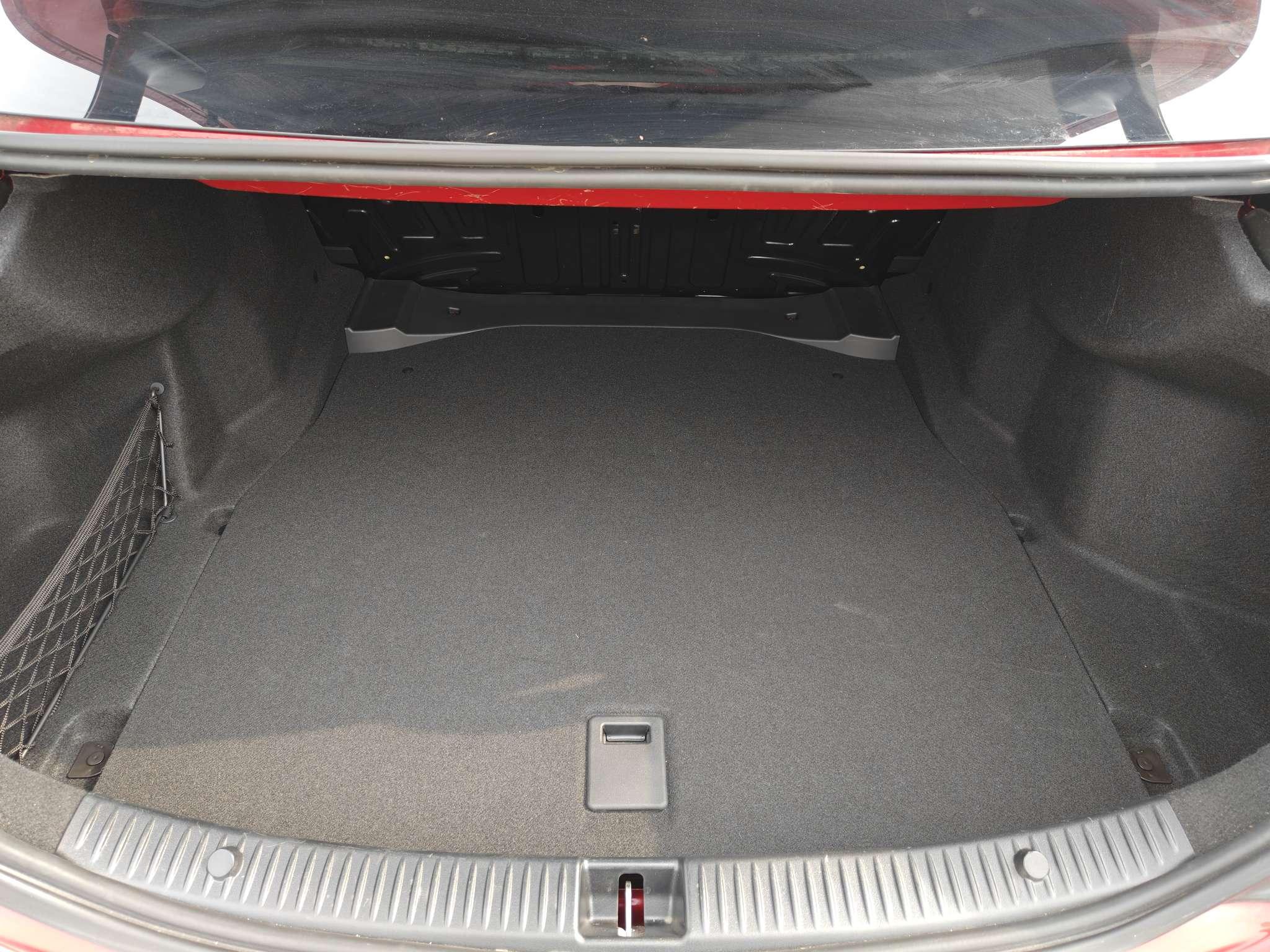 Mercedes-Benz C-Class 2017 thumb 10