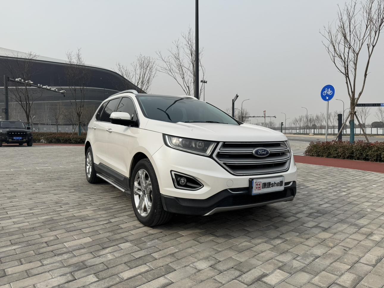 Ford Edge 2016 thumb 10
