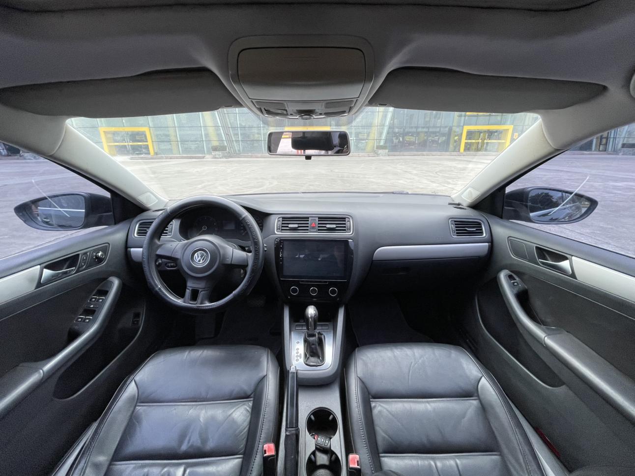 Volkswagen Sagitar 2013 thumb 4