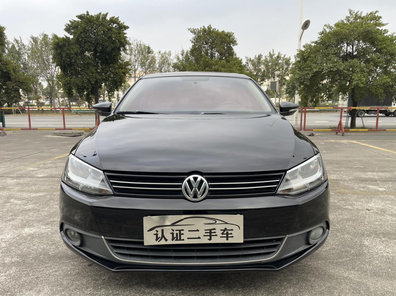 Volkswagen Sagitar 2013 thumb 9