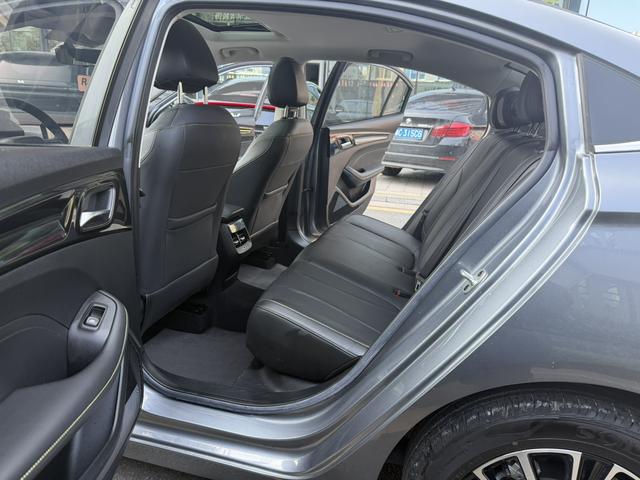 Roewe i5 2021 thumb 6