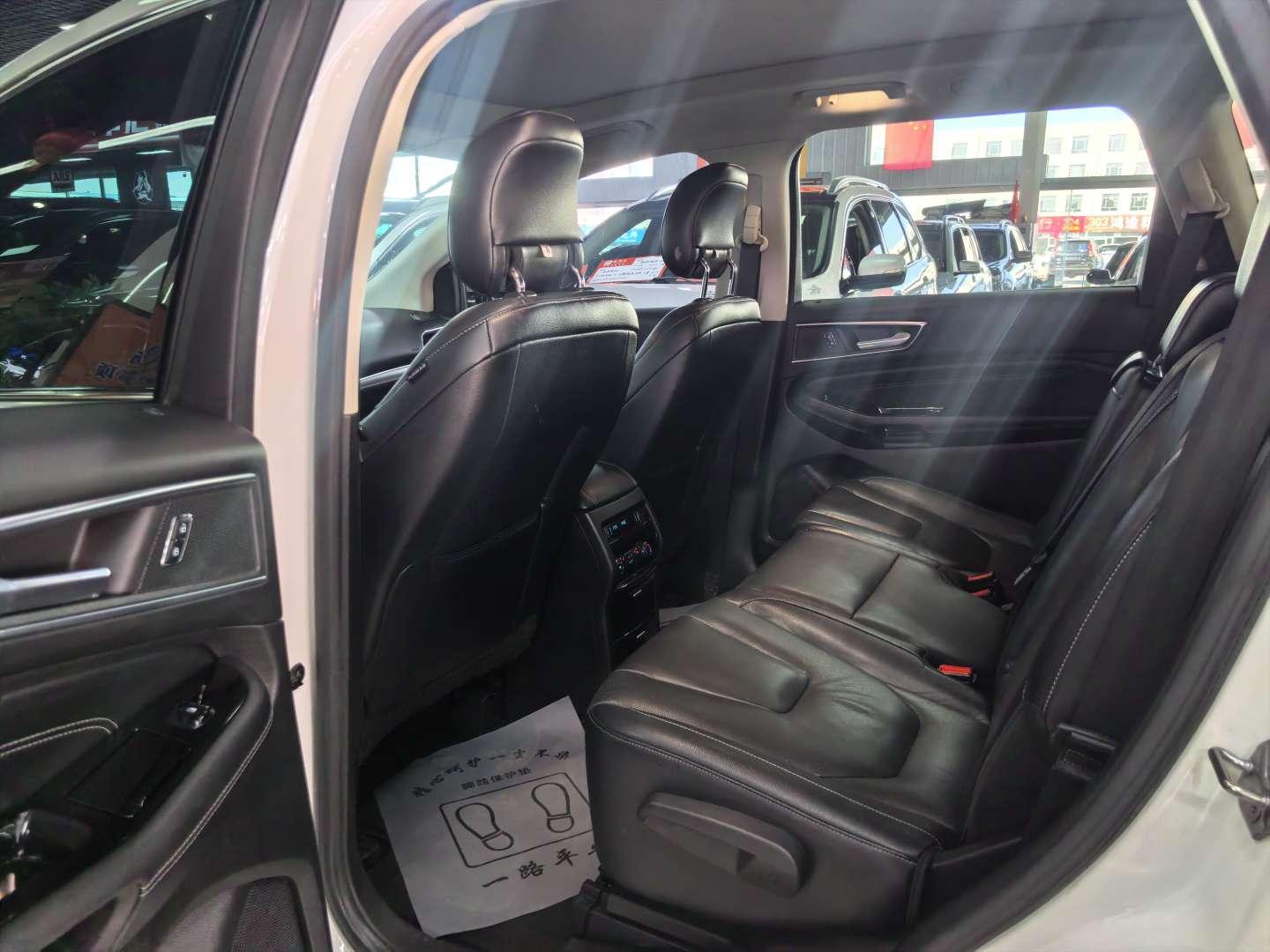 Ford Edge 2017 thumb 7