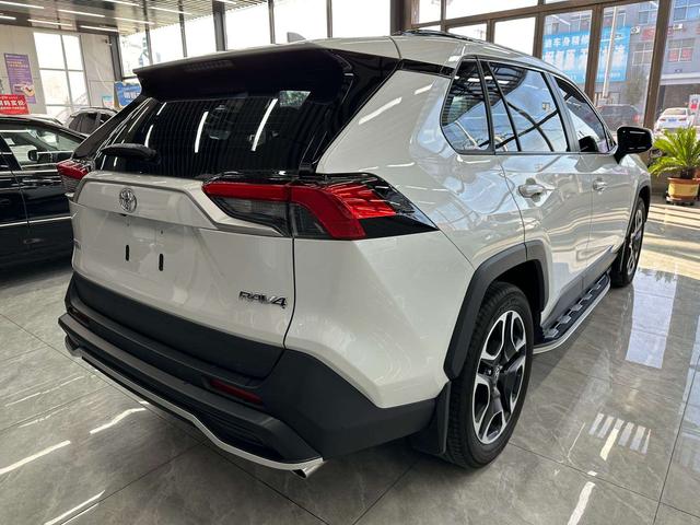 Toyota RAV4 2022 thumb 3