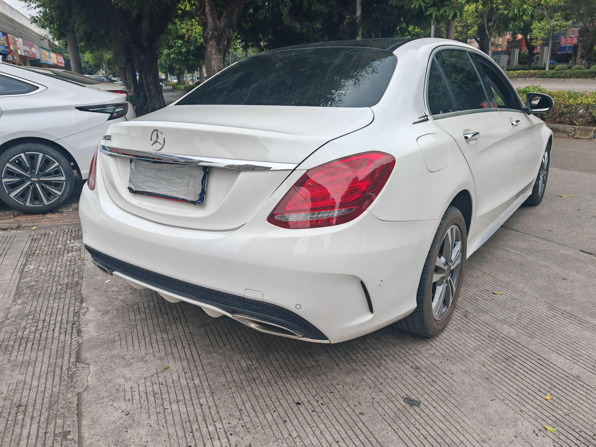 Mercedes-Benz C-Class 2017 thumb 4