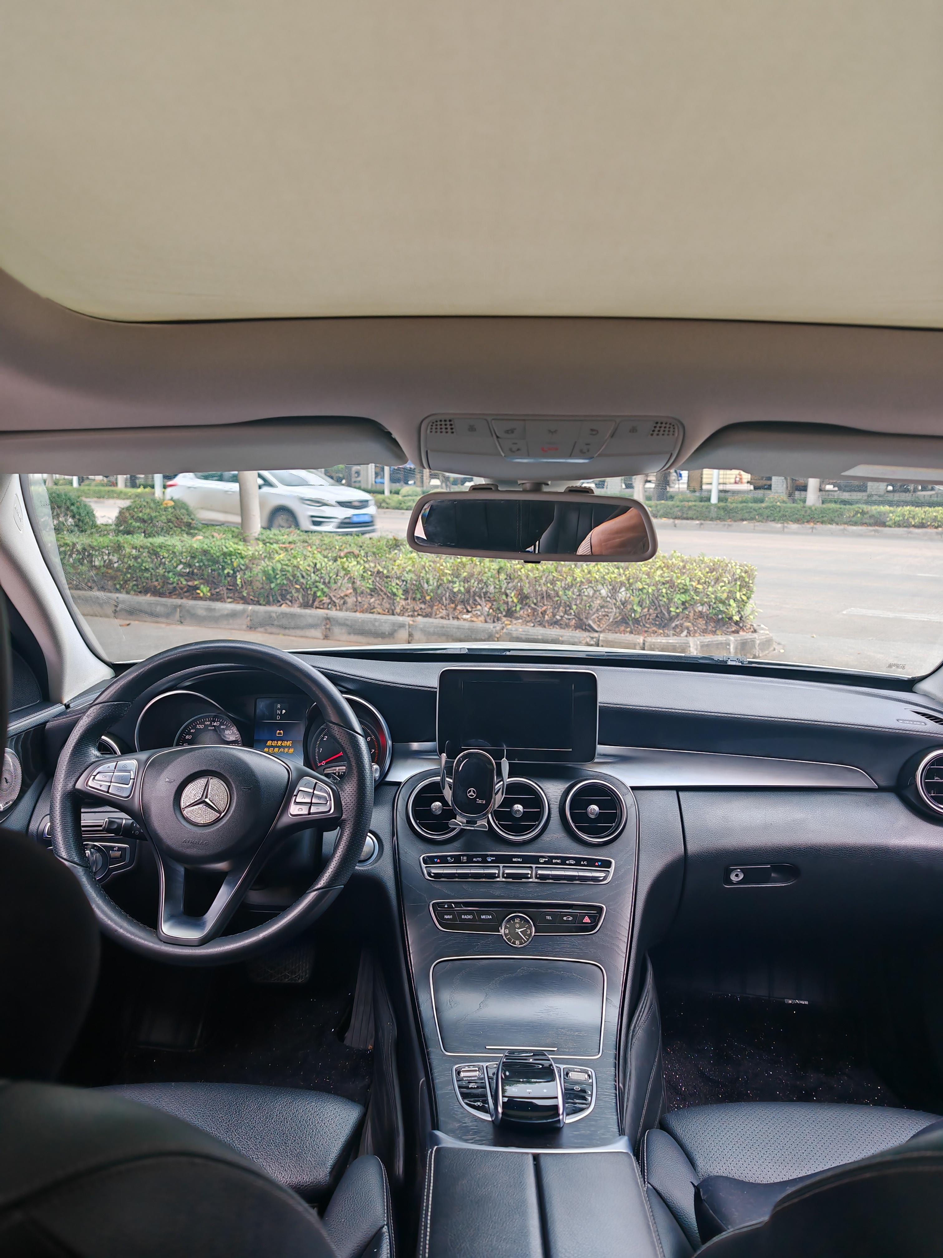 Mercedes-Benz C-Class 2017 thumb 8