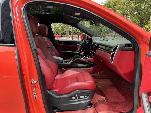 Porsche Cayenne 2019 thumb 3