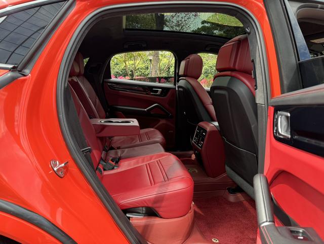 Porsche Cayenne 2019 thumb 4