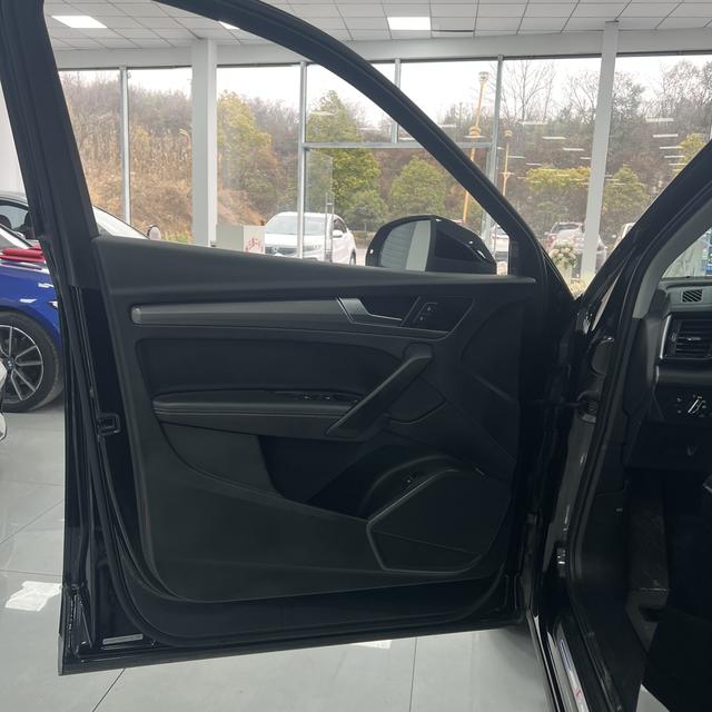 Audi Q5 2022 thumb 6