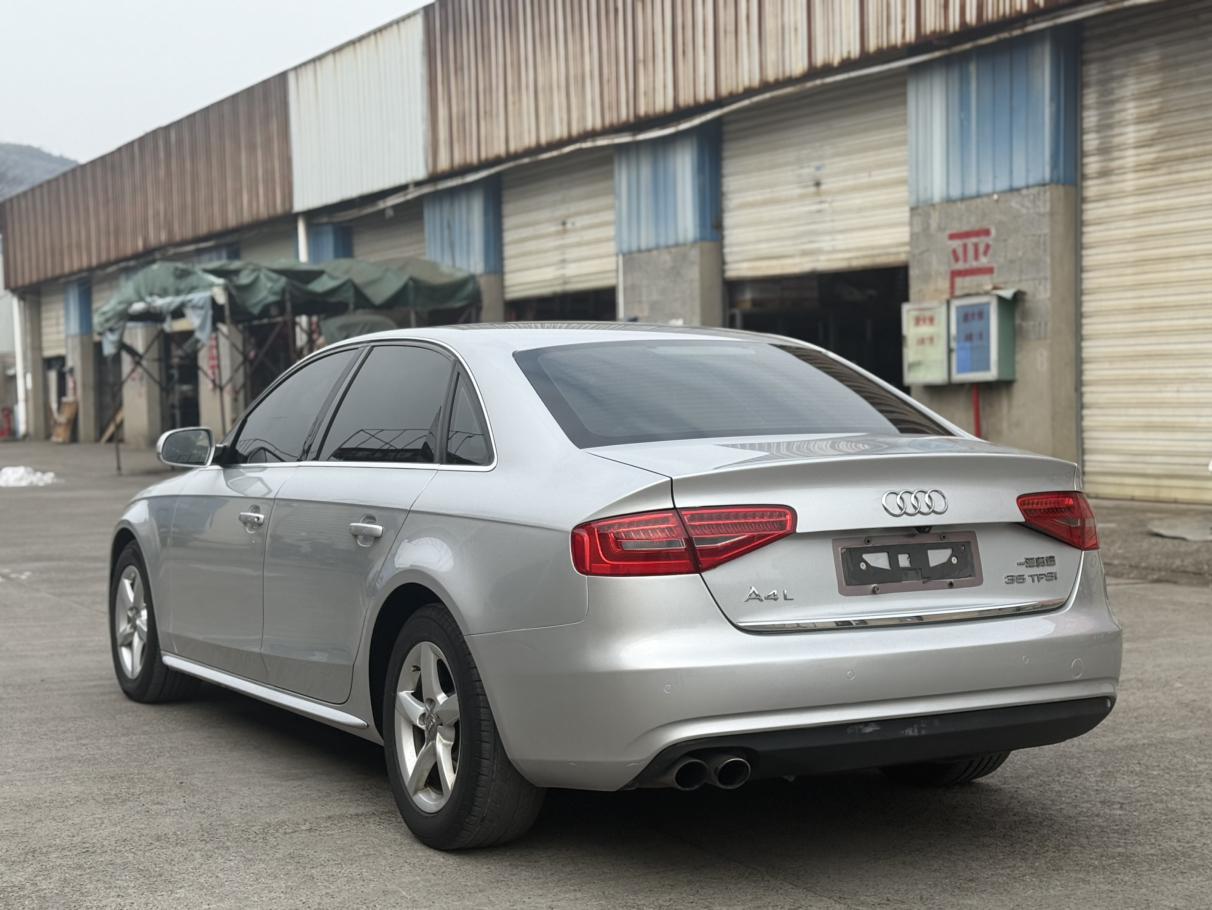 Audi A4 2015 thumb 2